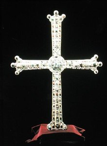 Croce della Vittoria, 908 (oro con pietre preziose)